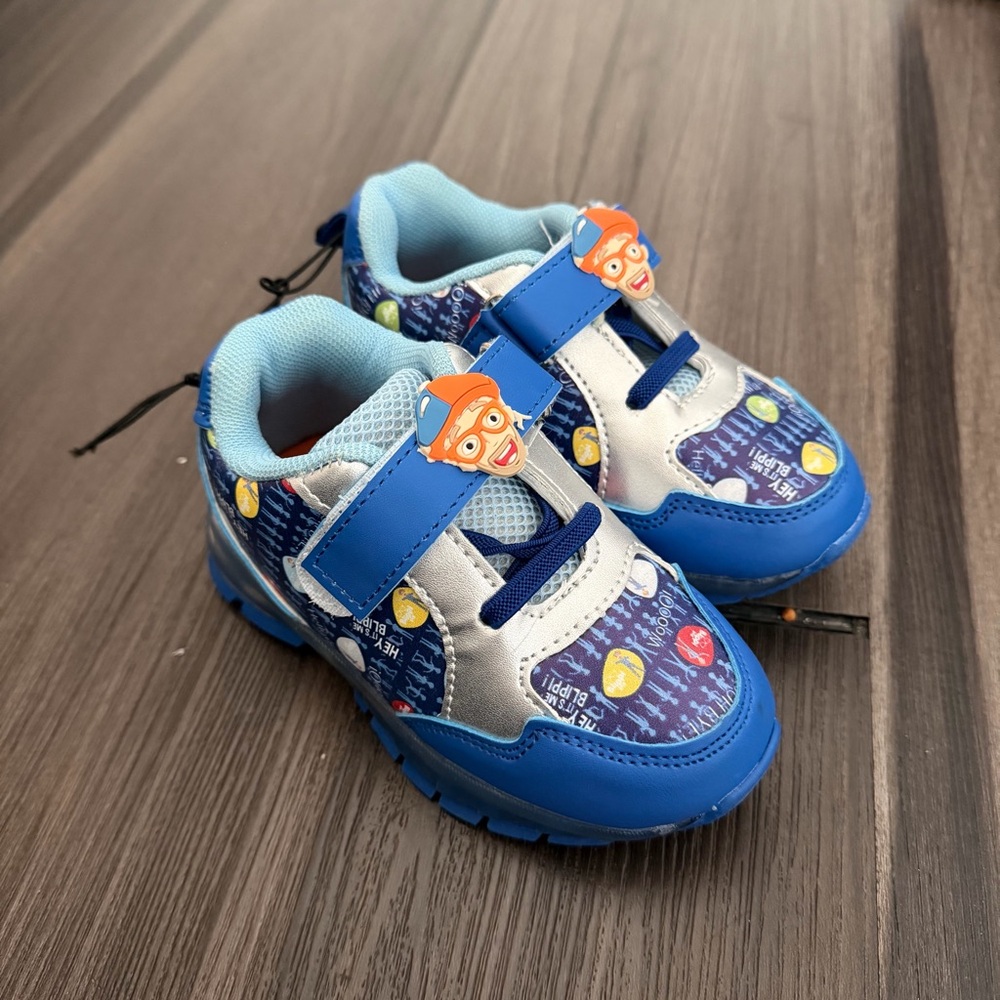 Blippi Kids Velcro sneakers size 10C